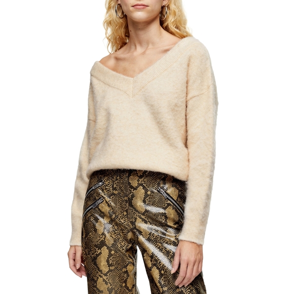 Topshop Sweaters - NEW Topshop V-Neck Fuzzy Oatmeal Sweater